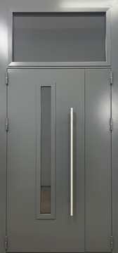 Металлическая полуторастворчатая дверь в подъезд с остекленной фрамугой, электромагнитным замком и длинной ручкой (серое полимерное напыление)